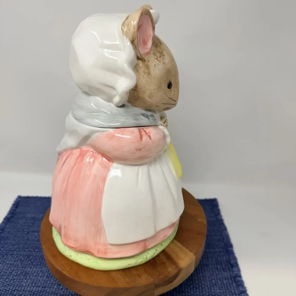 Vintage MCM Lady Mouse With Hat & Apron Ceramic Cooke Jar
